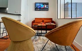 Elegant Studio En Hypercentre Dans Le Quartier Historique Anime Avec Parking Gratuit