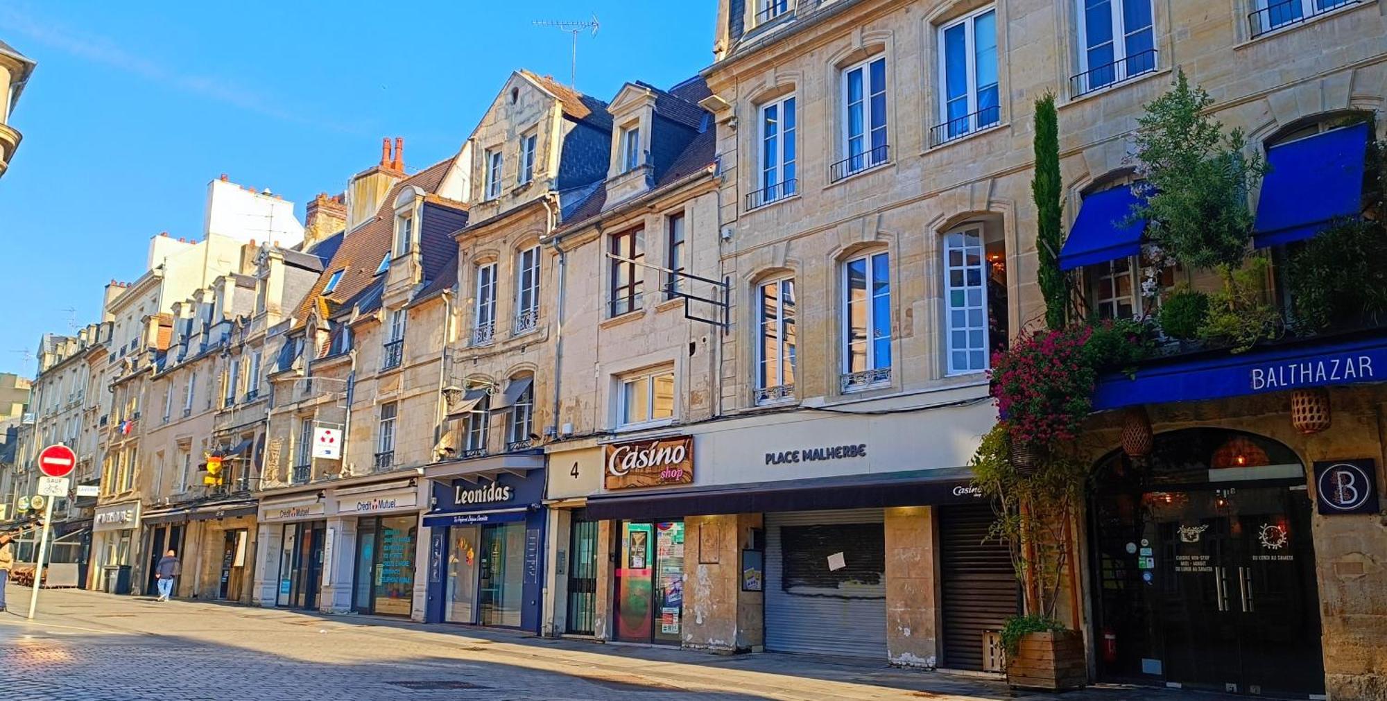 Elegant Studio En Hypercentre Dans Le Quartier Historique Anime Avec Parking Gratuit Caen Extérieur photo